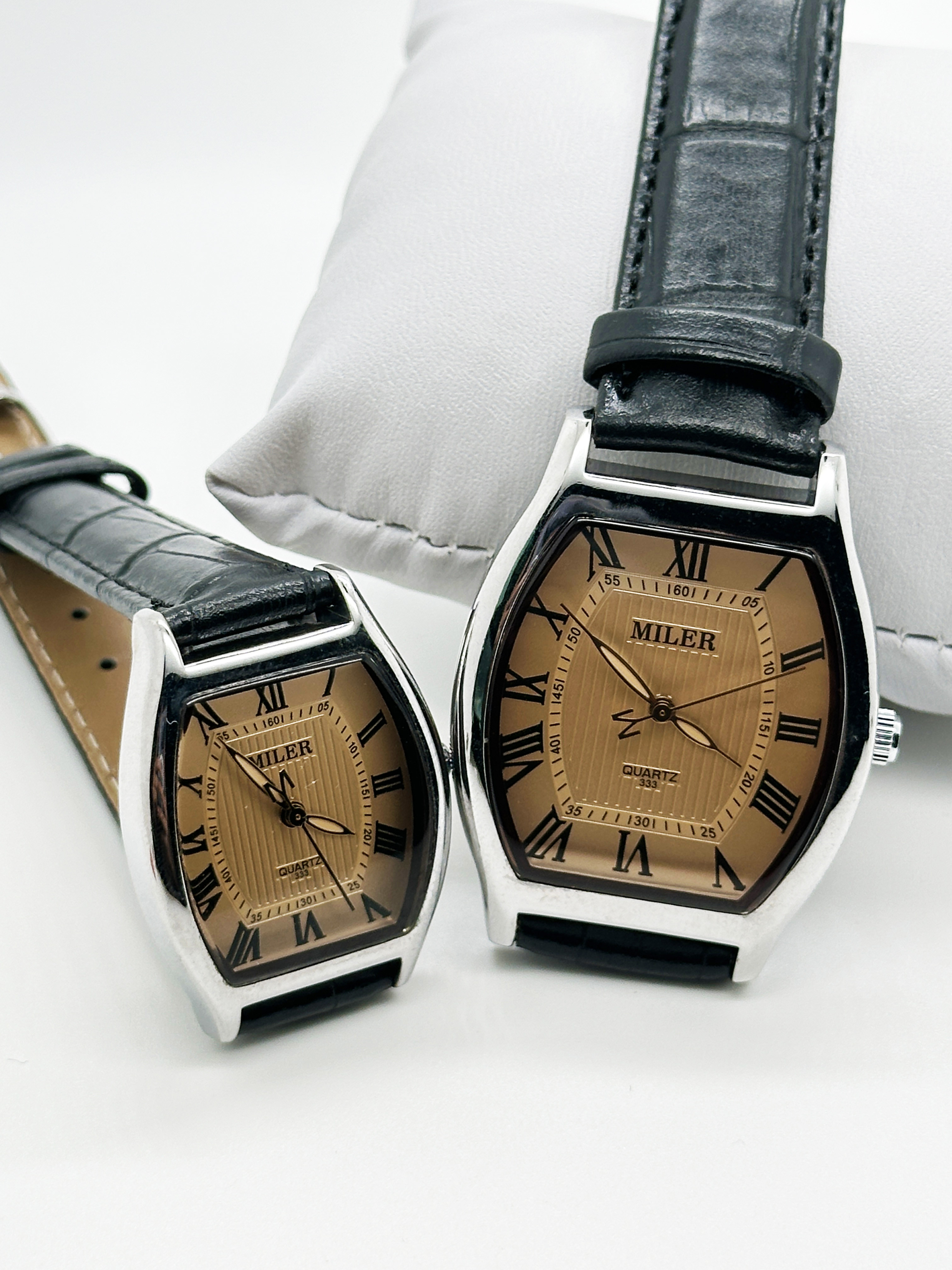 Elegant Analog Stylish Couple Watch With 40mm Dial Luminous And Leather Band