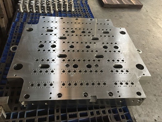 Alloy Steel Bar Easy Cutting Plastic Mold Insert , 1.2085 Mold Tool Steel