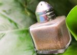 Metalcraft's 17ml Glass Condiment Shaker with Durable Metal Lid: Ideal Capacity