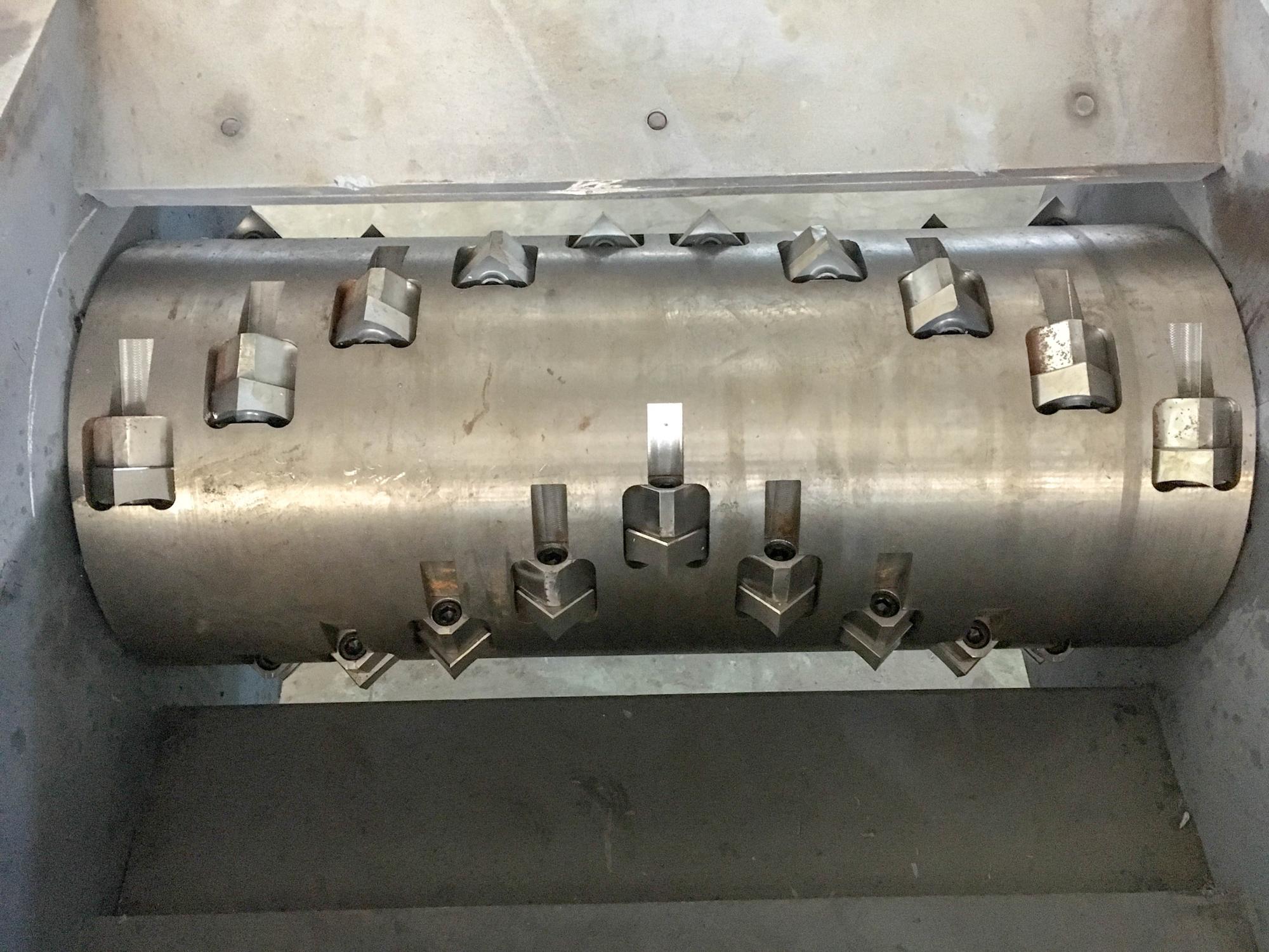 Single Shaft Industrial Plastic Crusher 600-1500mm Plastic Lump Shredder