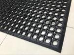 Rubber floor mat Hotel kitchen rubber floor mat Round hole rubber floor mat