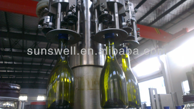 Rotary capper SUS304 Automatic Soda Filling Machine With Touch Screen