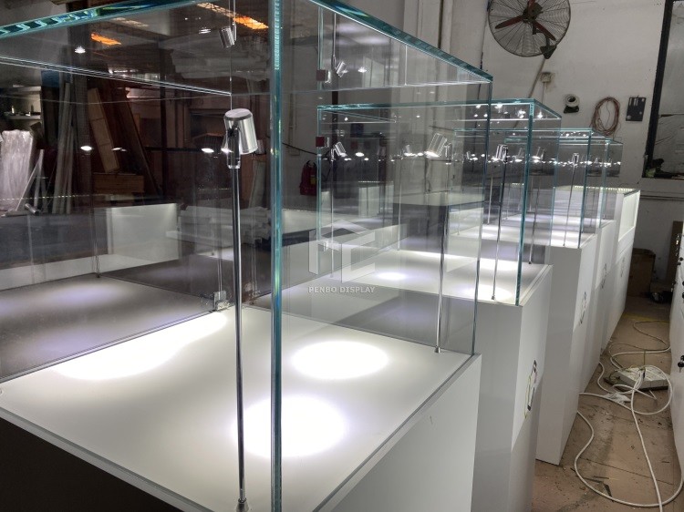 T4 LED Jewelry Shop Furniture 500*500mm Display Case Counter