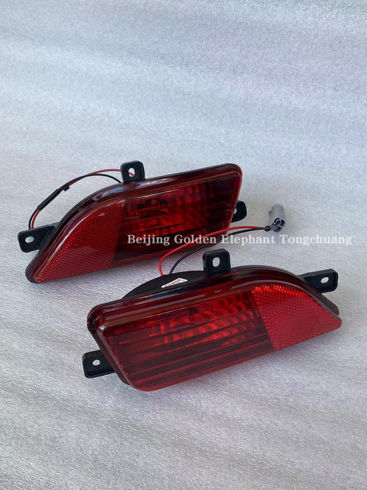 Foton Car Fitment Rear Fog Light 4116210-P00 for GRATOUR ix5 MPV 16.01- at Affordable