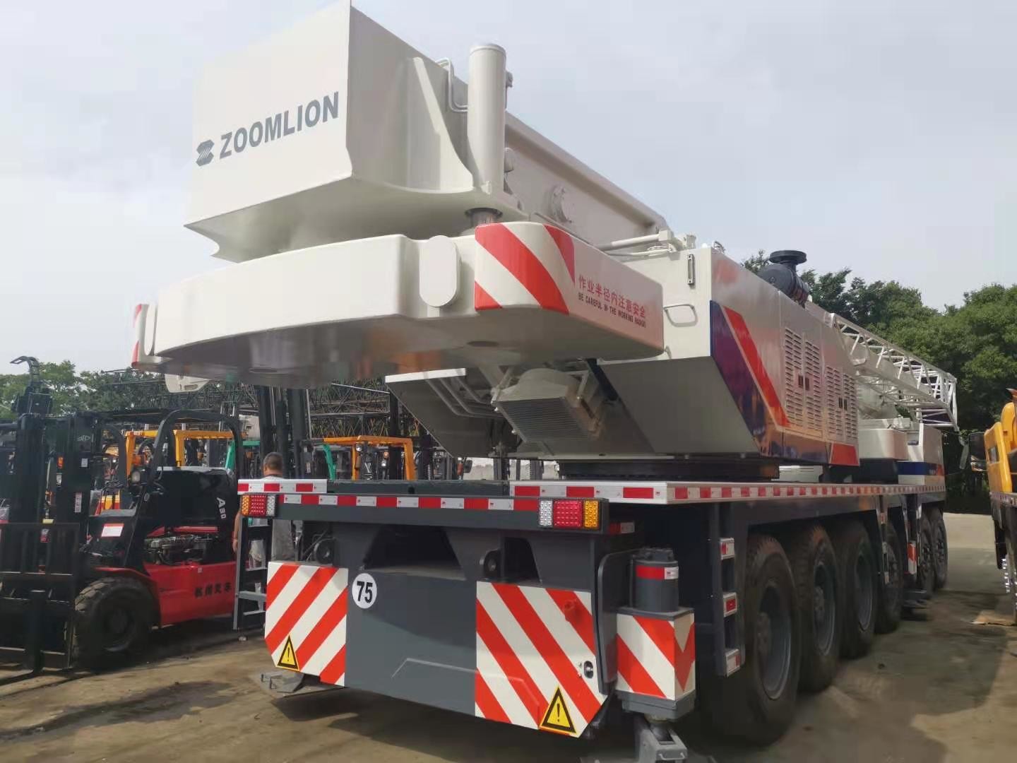 Zoomlion QY100H 100 Ton Wheeled Used Mobile Crane