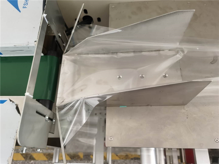 120bags/min Premade Pouch Packaging Machine 2.6KW Laminated Film