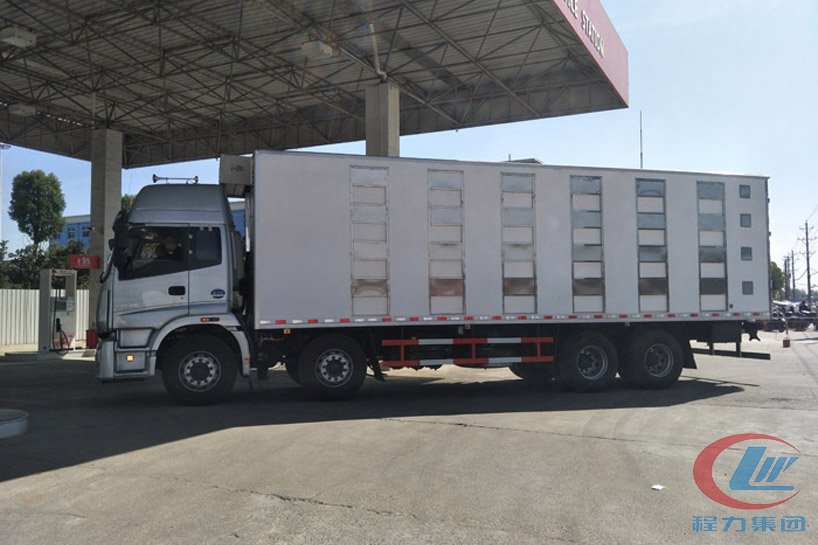Auman Thermostatic 9.6m Livestock and Poultry Transporter Livestock and Poultry Transporter Truck