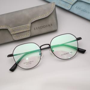 China Modern Stylish Durable Elastic Fluent Beta Titanium Frame Glasses 52mm wholesale