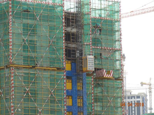 VFD 2000 Kg Rack Pinion Lift Construction Hoist Safety