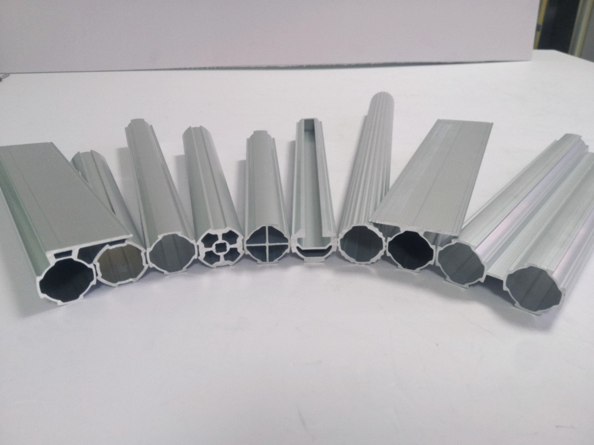 Aluminum Dovetail Tube Diameter 28mm, Tube Wall Thickness 1.2mm Silver AL-2812