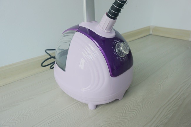 1.8 L Water Tank Capacity Hanging Garment Steamer Floor Standing Garment Iron