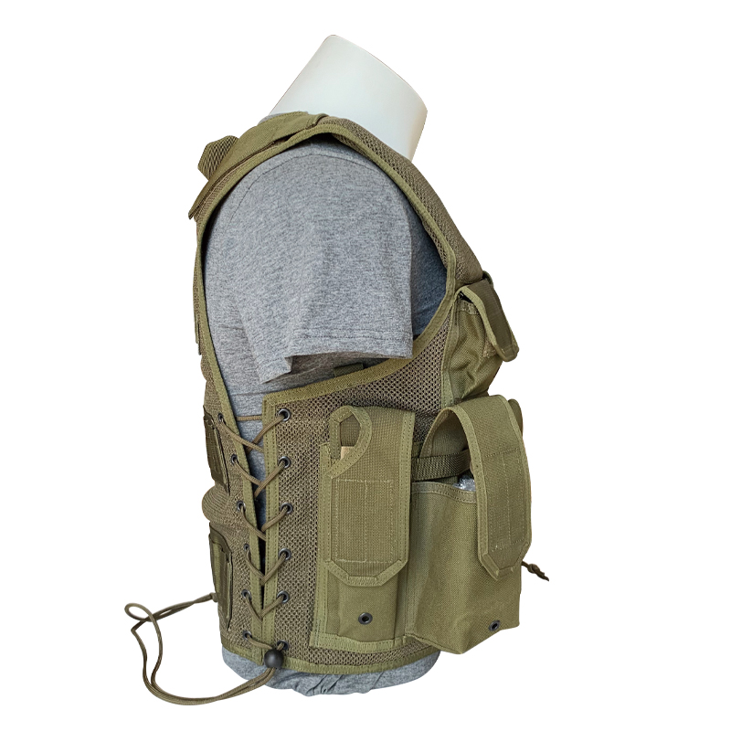Lightweight and Durable 1.8 kg Protective Vest for Outdoor Safety in Any Activity