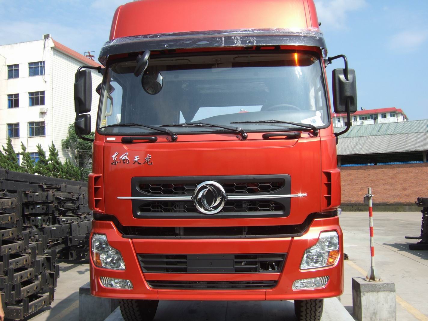 315HP Euro3 Dongfeng Kinland DFL1311A4J Truck Chassis,Chasis De Camión,Camion Châssis