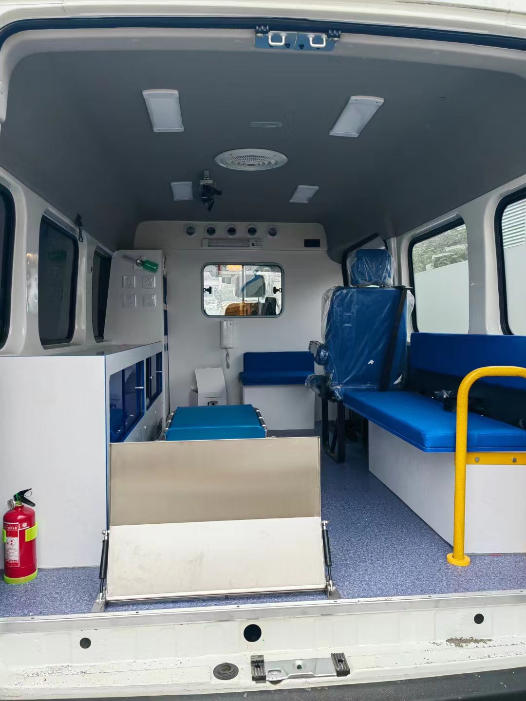Ambulance Medical Vehicle Hospital Medical Vehicle Emergency Vehicle Made in China Price