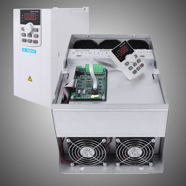 Metal Plastic 3 Phase Solar Inverter , 60A Solar Pump Inverter 3 Phase