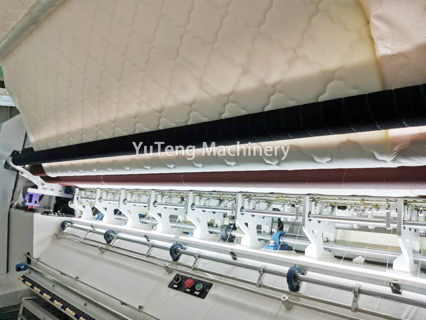 Multi Needle Computerized Chain Stitch Quilting Machine For Mattress Shuttleless