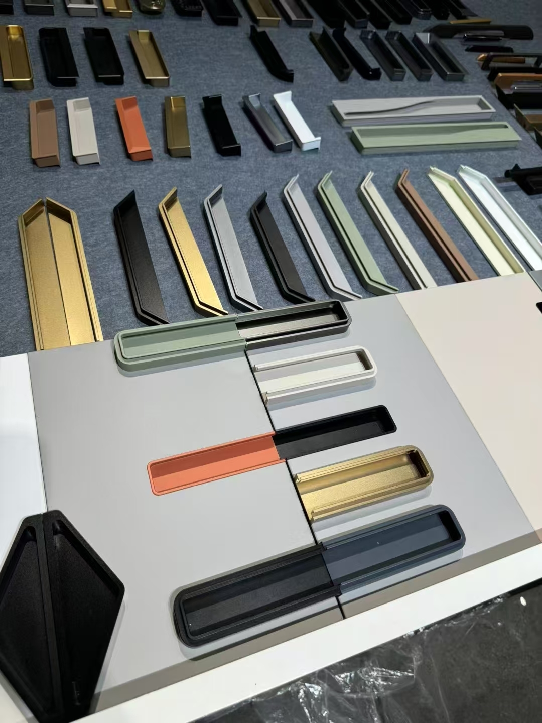 ​Ergonomic Slim Aluminum Hidden Handles Anti-Fingerprint Finish