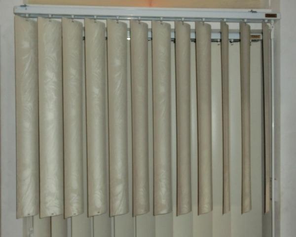 Quality 89mm pvc vertical blinds for windows with s shapes vane and wand control for sale