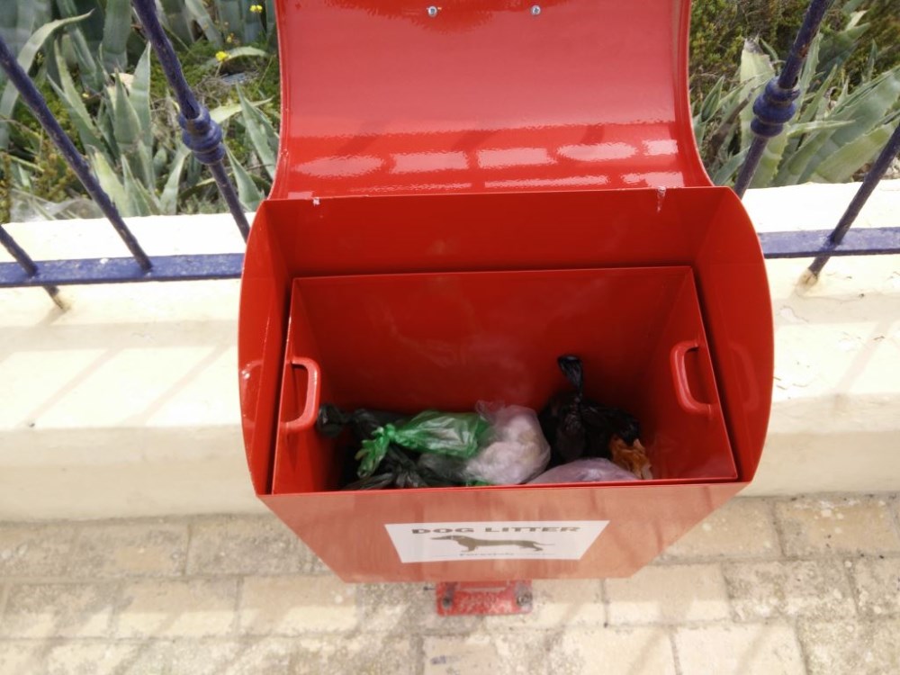 Cute Mild Steel Dog Waste Bin With Surface Mounted Wall Mounted Type