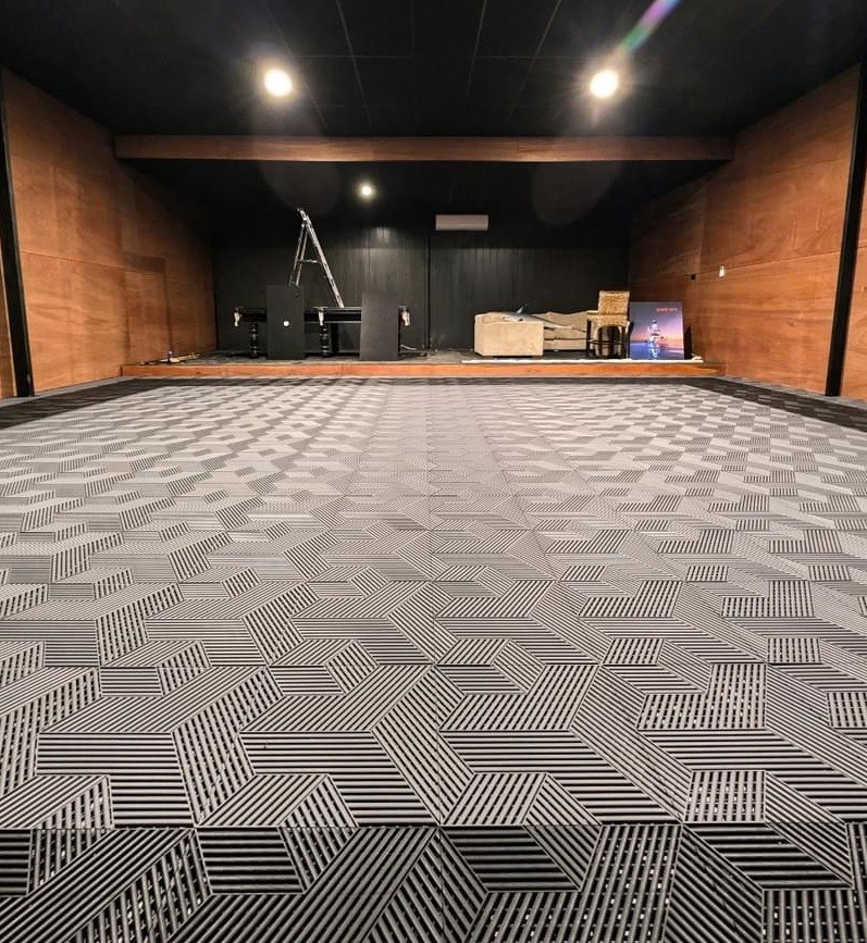 Samples free new Patented 3d cubic garage floor tiles interlocking floor mat for warehouse