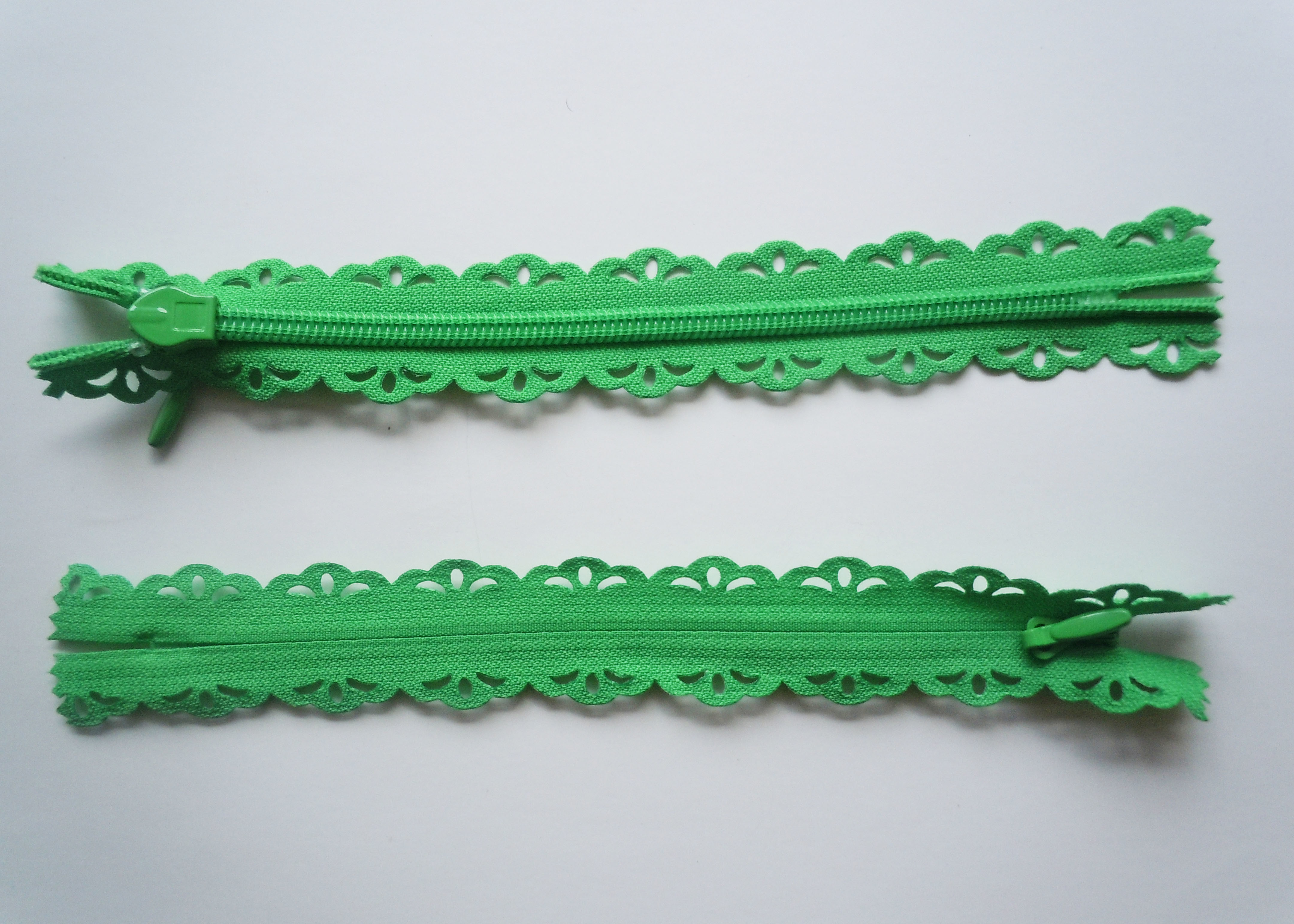 Custom Length Double Sided Sewing Notions Zippers , Nylon Lace Zipper For Clothes