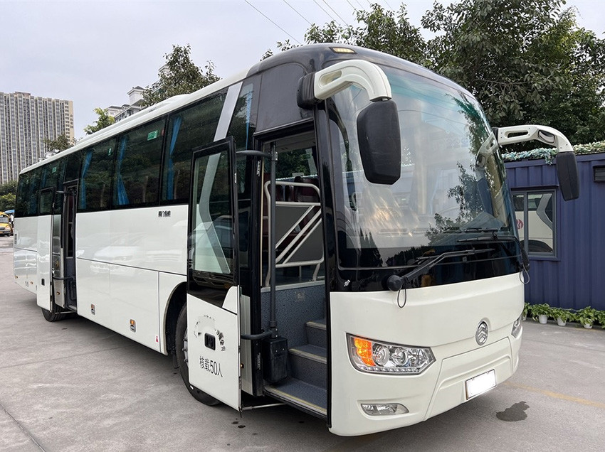 Golden Dragon 50 Seats Euro 5 LHD Diesel Used Tourist Bus For Sightseeing