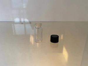 China 3ml Clear Pharmaceutical Glass Essential Oil Bottle With Black Plastic Cap wholesale