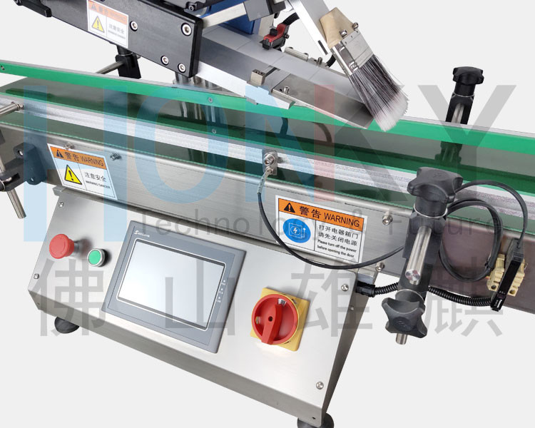 PLC Automatic Label Sticking Machine For Plastic Pouch Bag Book Flat Surface Bottle