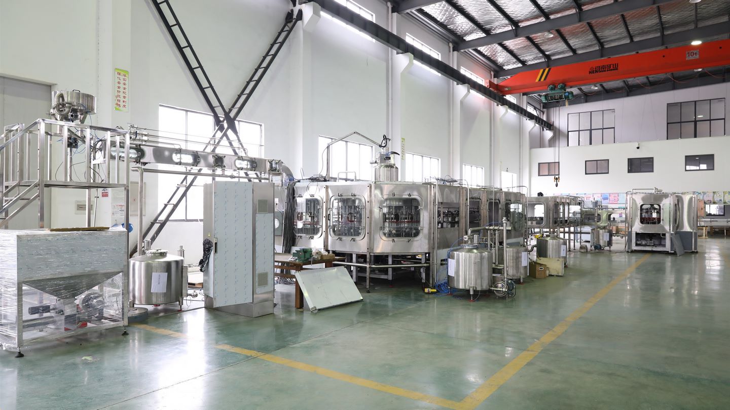 Stable Performance Rotary Carbonated Beverage Filling Machine CSD Soda Rinsing Filling Capping Machines for Glass Bottle