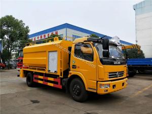 China Diesel Dongfeng 8000 Liters Vacuum Sewage Suction Truck on sale