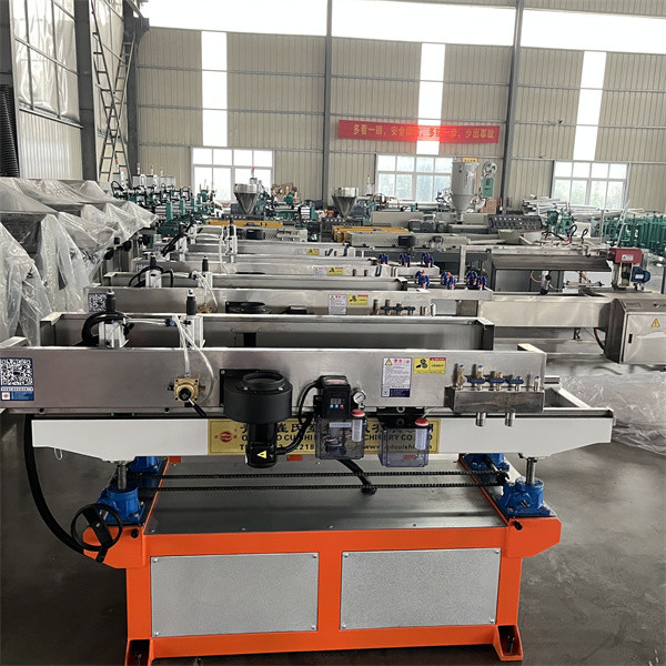 Single Wall Plastic Corrugated Pipe Extrusion Line High Capacity 8-15m/Min