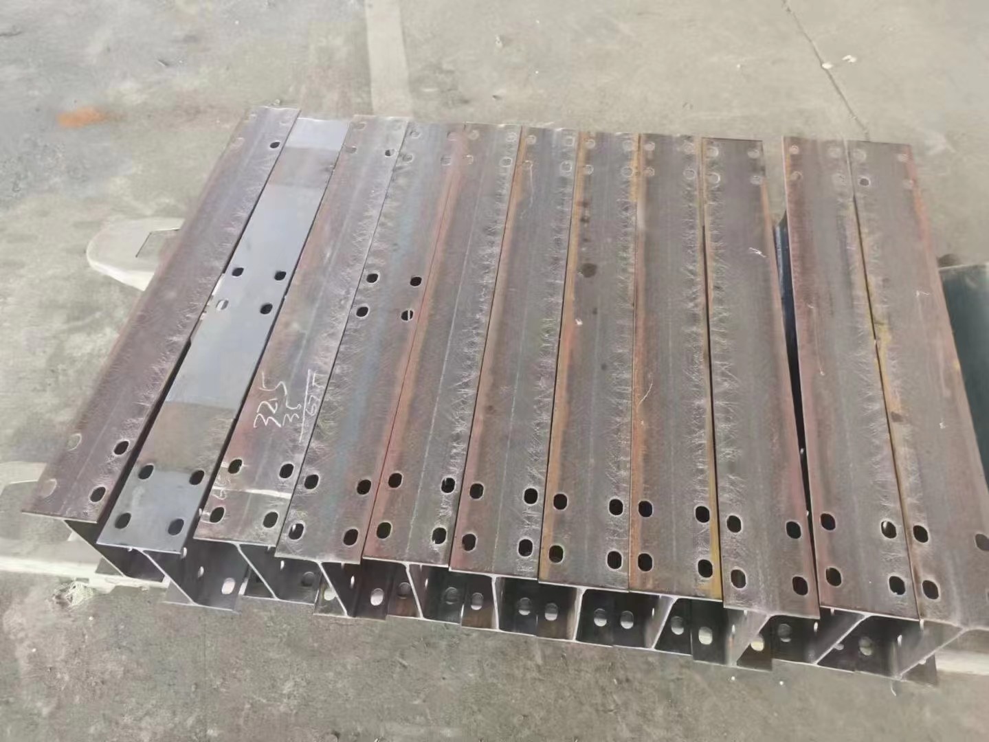 Speedy And Durable Metal Solar Panel Punching Machine