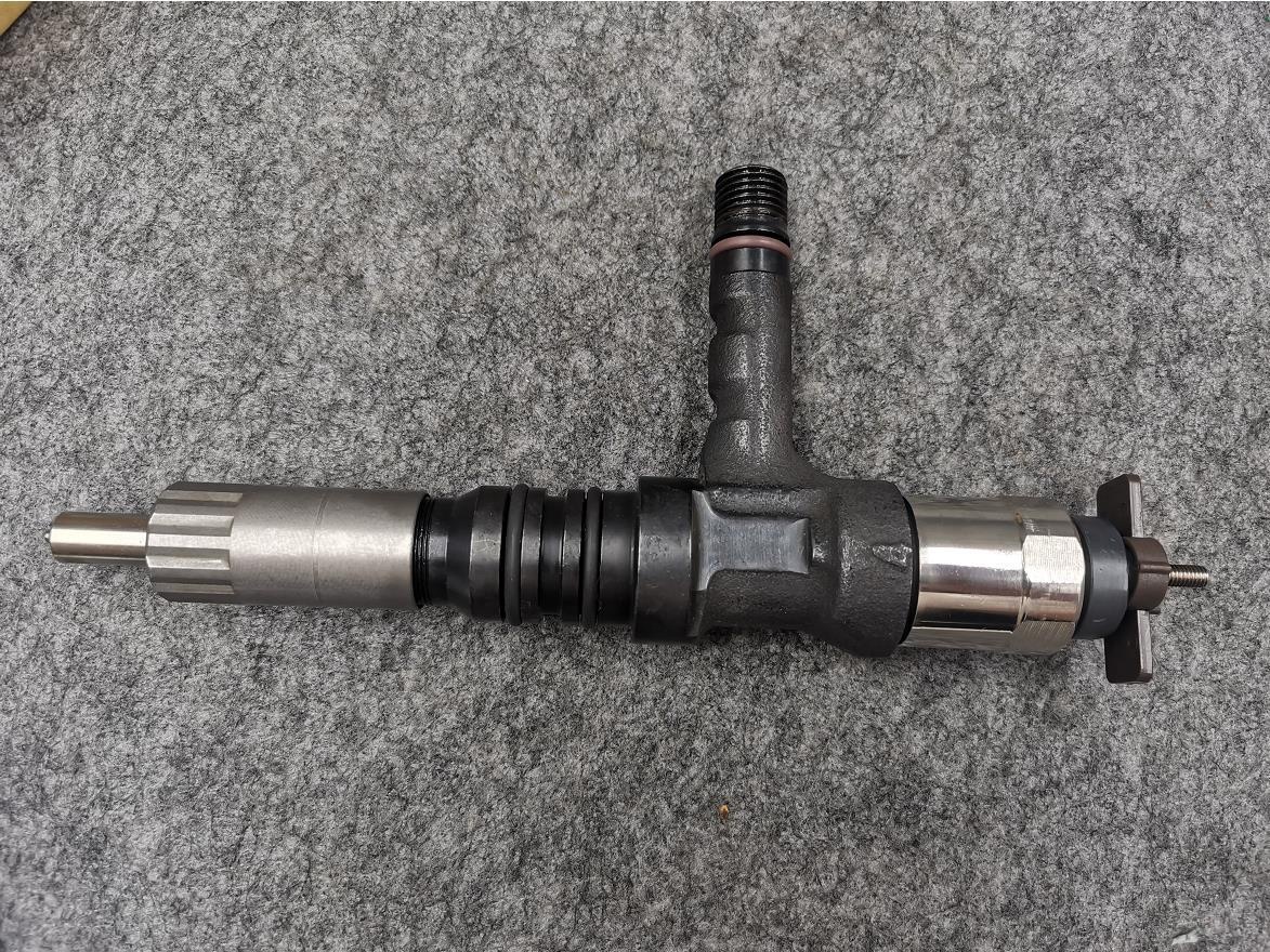 6D140E-5 Injector 6261-11-3100 for Komatsu PC600 Engine Fuel Injector from Manufacturing Plant