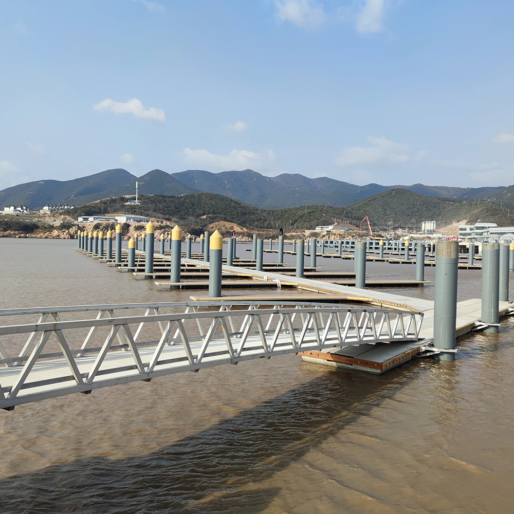 High-Quality Marine Aluminum Gangways Ramps For Floating Dock Pontoon With Bolts And Nuts Accessories