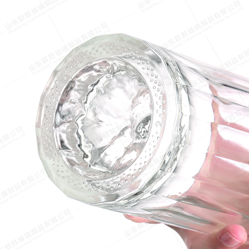 Accptable Clear Surface Handling 750ml Vodka Spirit Gin Rum Glass Liquor Bottle with Cork