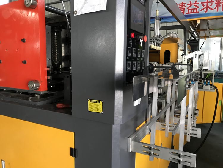 Sturdy LGD-2-750 Plastic Bottle Blow Bottle Making Machine Weight 2200 KG Power 10-15 kW