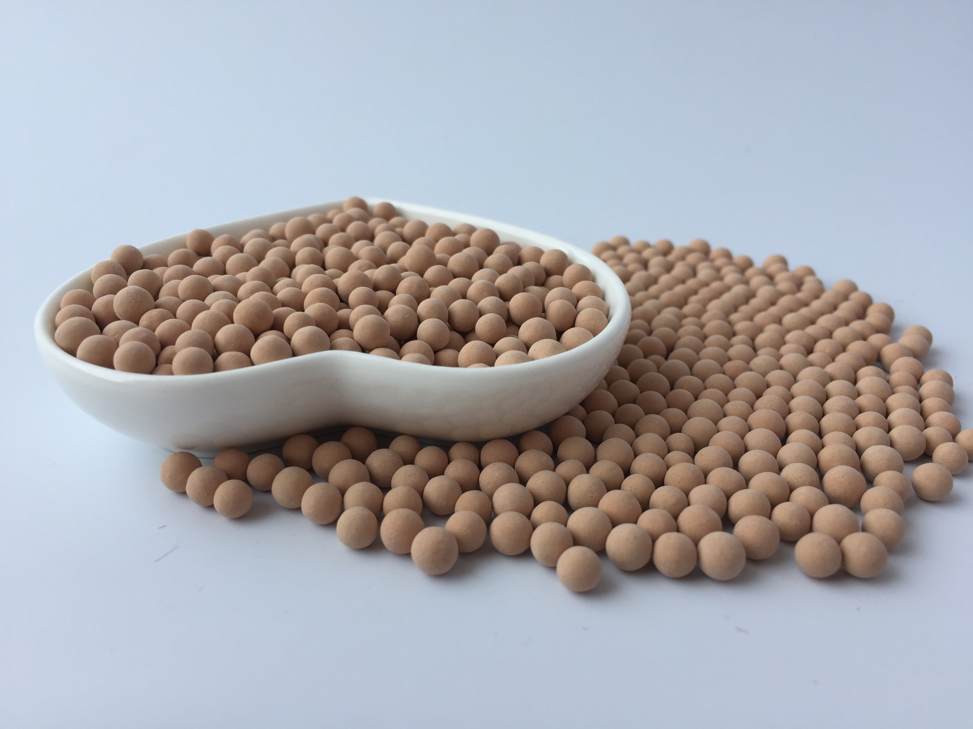 CAS 70955-01-0 Molecular Sieve Type 4A Desiccant Package Moisture≤ 1.5%