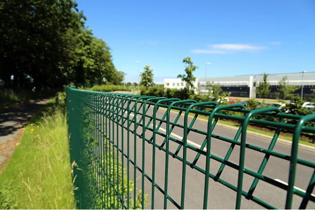 L2.3m 6mm Dia BRC Roll Top Mesh Fence Panels Hot Dipped Galvanized