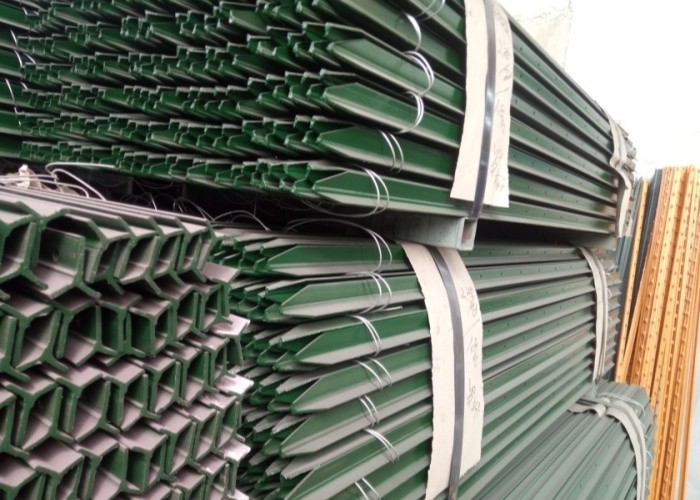 Galvanized Y Steel Fence Posts For Cattle Farm Fence Use