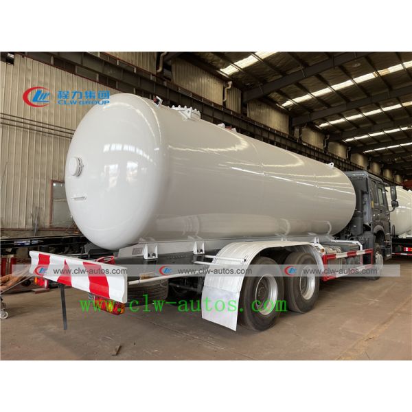 Sinotruk Howo 20m3 10 Ton LPG Gas Tanker Truck With Flow Meter