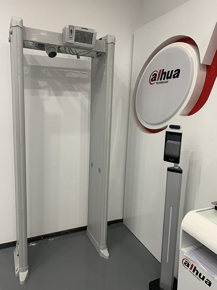 Dahua DHI-ISC-D718-T thermal camera Temperature Monitoring Walk-through Metal Detector