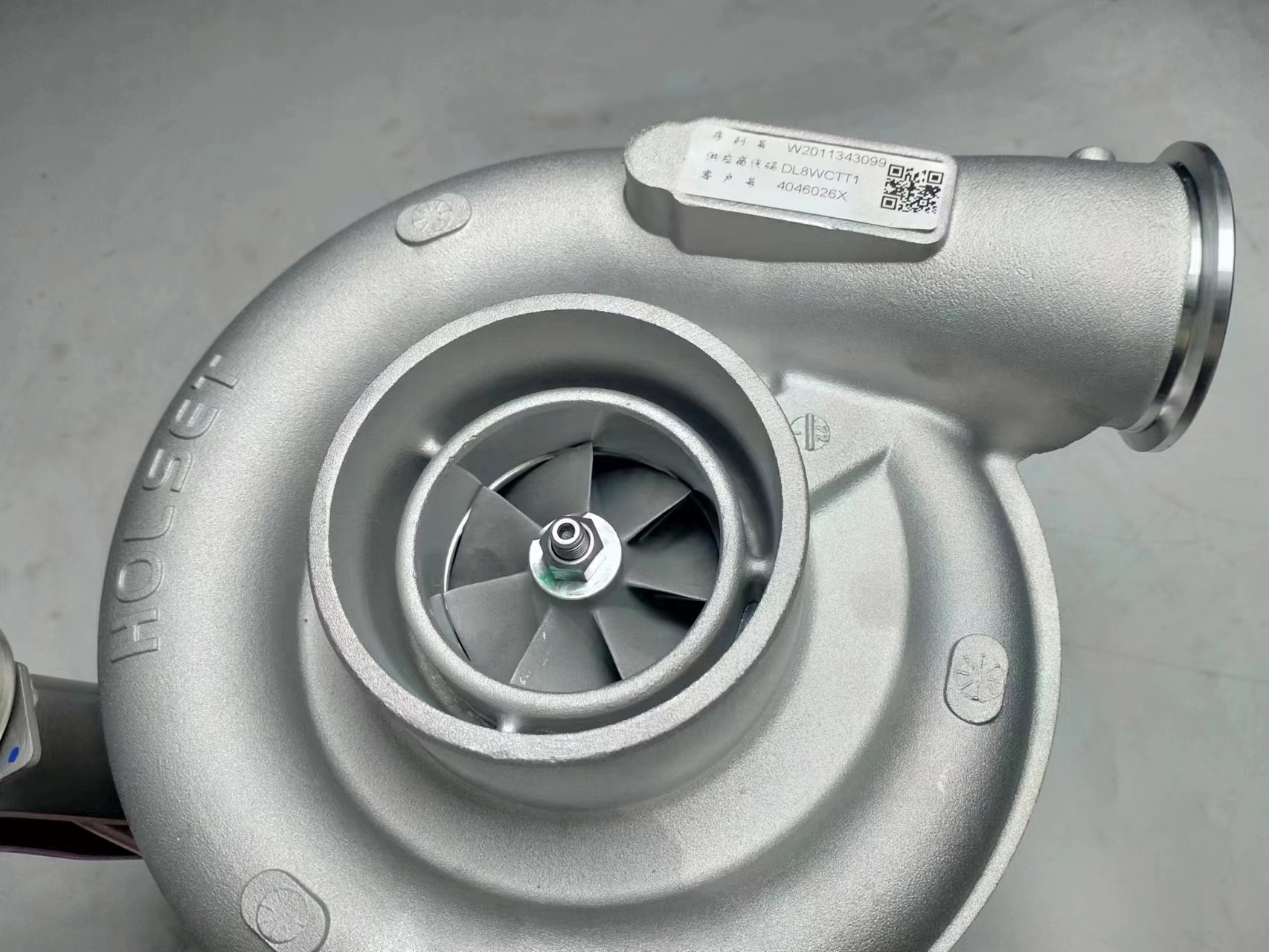 Car Fitment Cummins 33*29*27 Engine Turbocharger Diesel Engine Parts W2011343099 4046026X