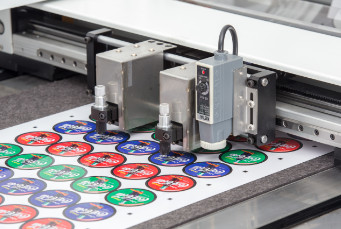 Digital Color Label Maker Roll To Roll Adhesive Inkjet Sticker Printer Label Printing Machine And Cutter