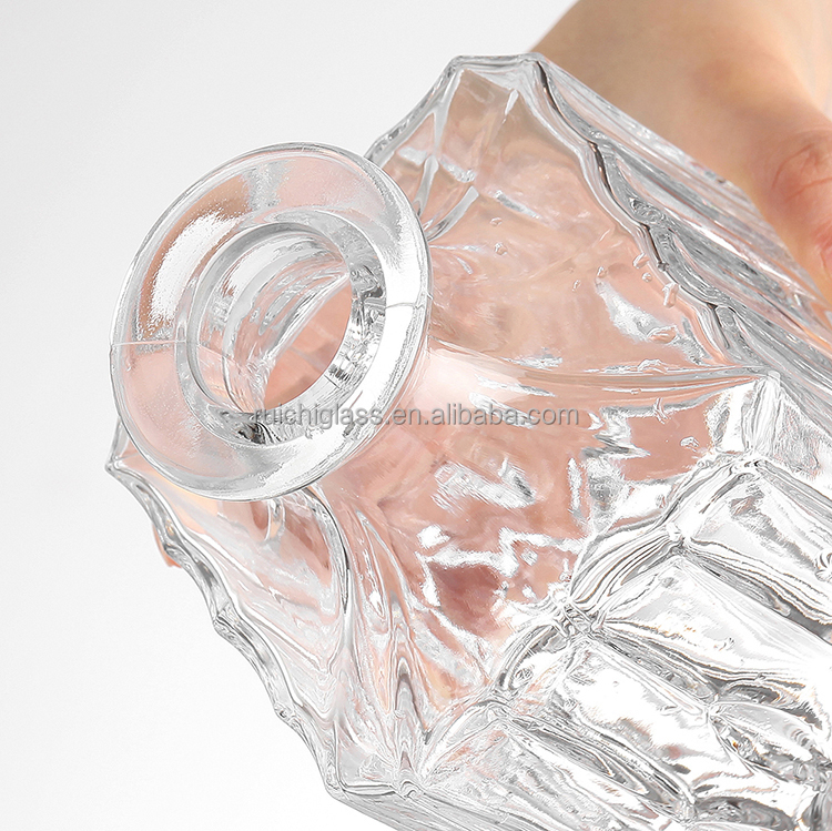 750ml Clear Glass Spirits Wine Bottle for Xo Brandy Customized Shape and Sealing Type