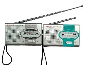 China Small Weight Pocket Am Fm Radio With Built In Speaker OEM Gift radios wholesale