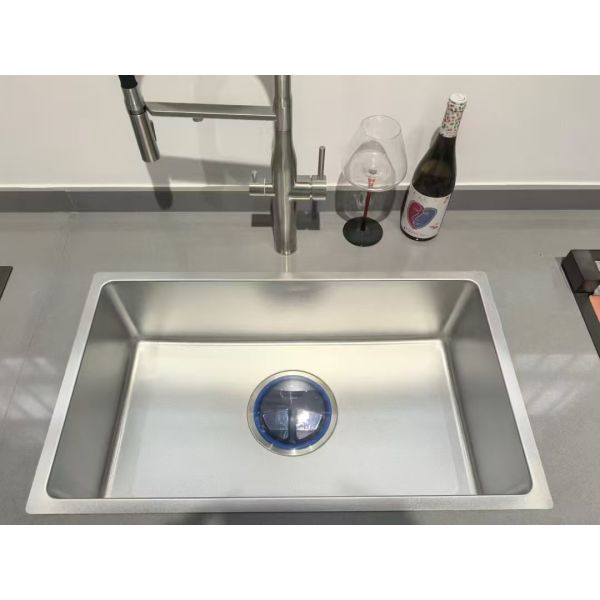 Customized Stainless Steel Single Bowl Sink for Kitchen Square and Timeless Design