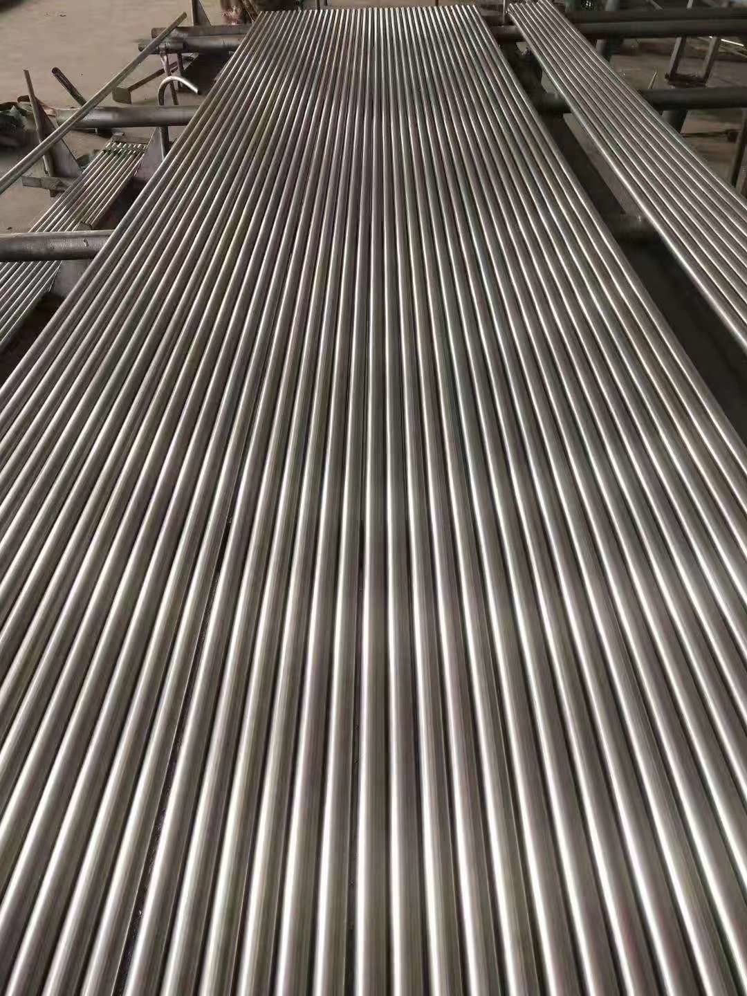Silver White Hot Dipped Welding Galvanized Steel Pipe Anti Corrosion For Liquid