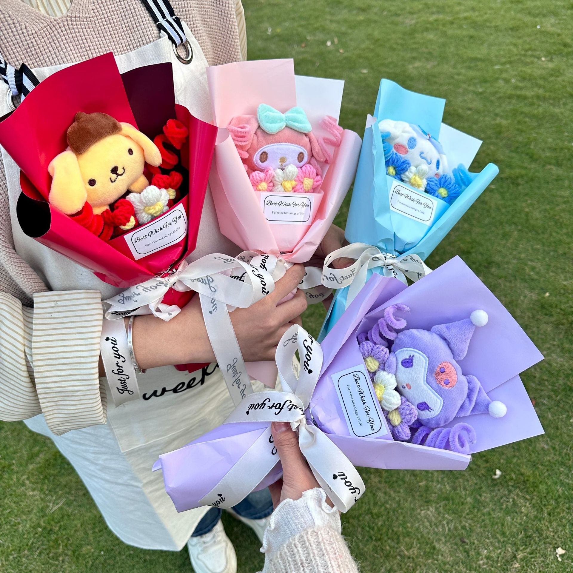 17x35cm Variety Finished Product Doll Bouquet Gift for Girlfriend and Bestie