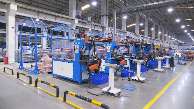 200-1500 CFM Chilled Water Fan Coil Unit with 4-Way Airflow