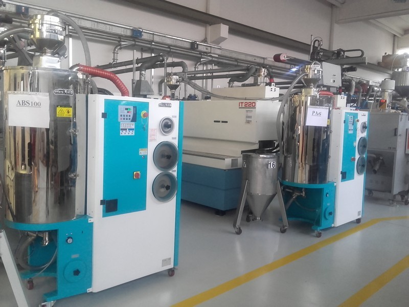 China Hot Sale Plastic Industrial Drying Machine Dehumidifying Dehumidifier Drying Machine Compact Dryer
